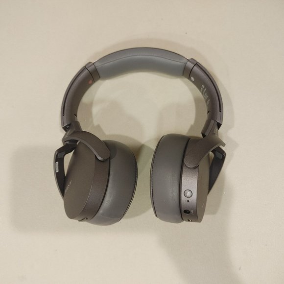 Sony MDR-XB950N1 noise canceling Extra BASS over the ear headphones (Gray) - Picture 1 of 11